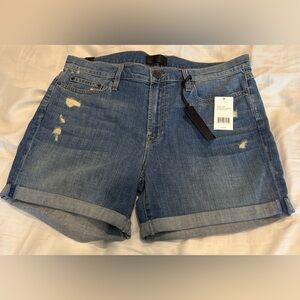 VINCE $178 NWT Manny boyfriend shorts. Size 30